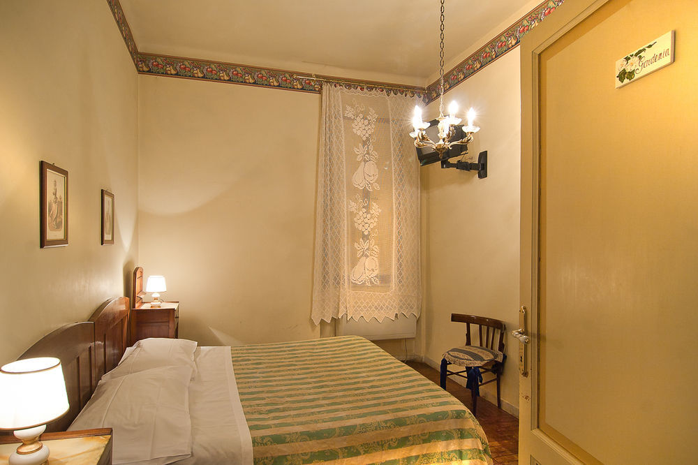 Villa Fiorita Сиена Екстериор снимка